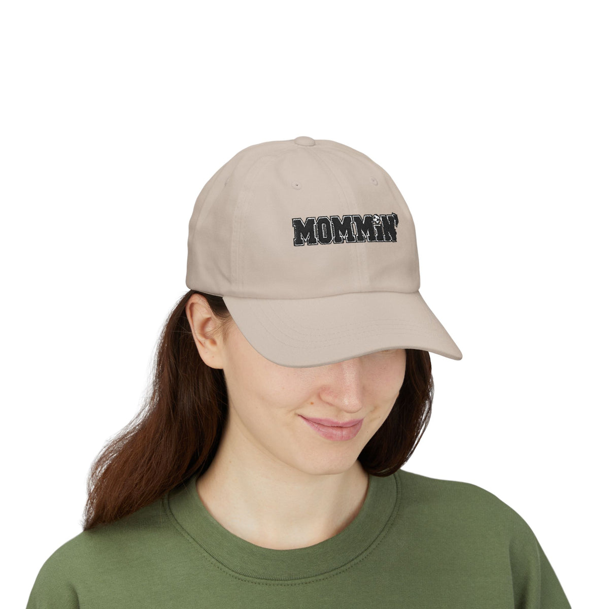Mommin' Dad Cap — Casual White Soccer Hat for Moms