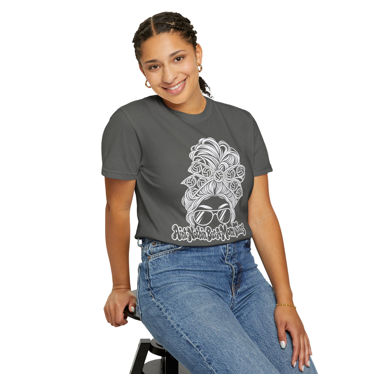Aint Nothin But A Mom Thang Messy Bun Sunglasses T-Shirt — Volleyball Headband Graphic Tee