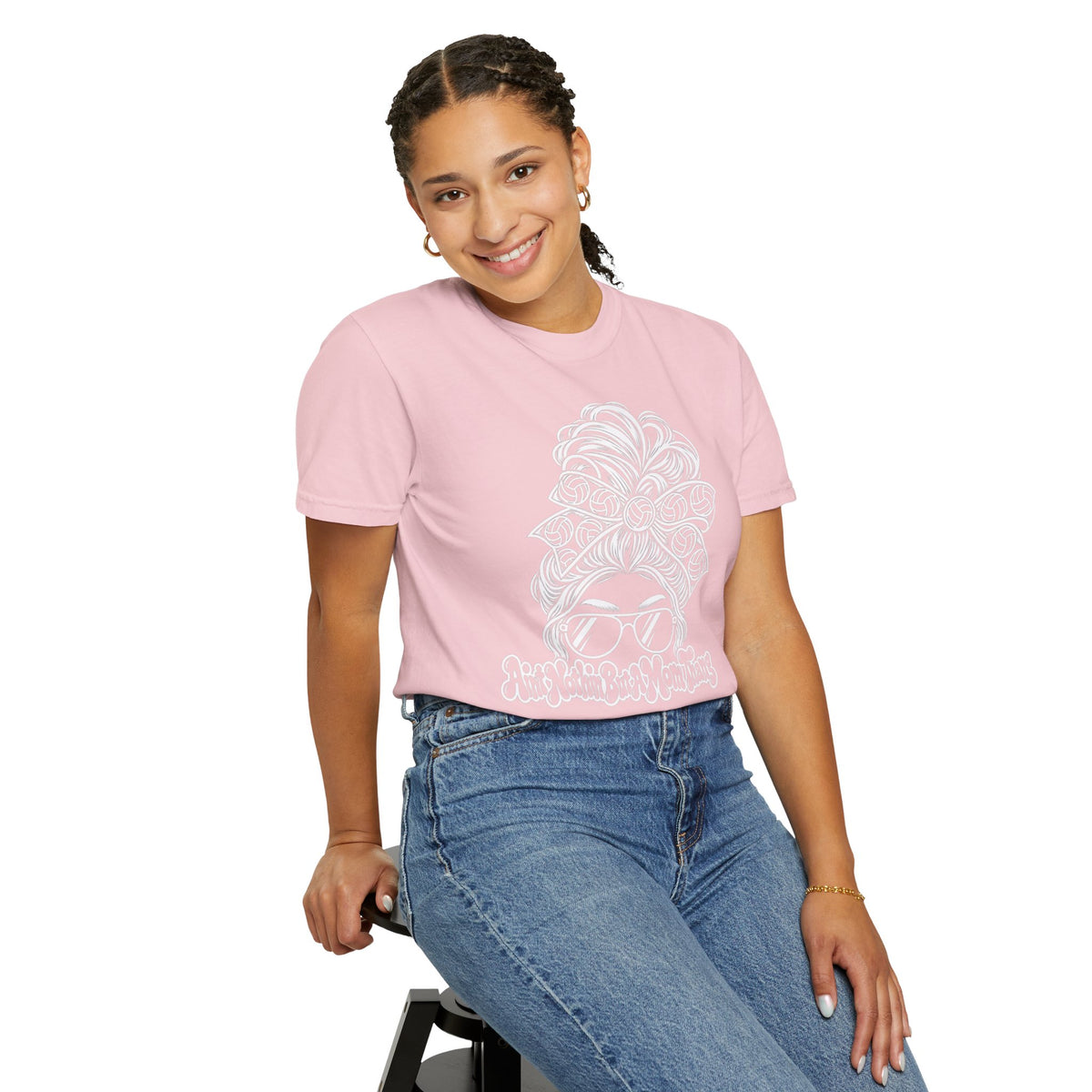 Aint Nothin But A Mom Thang Messy Bun Sunglasses T-Shirt — Volleyball Headband Graphic Tee