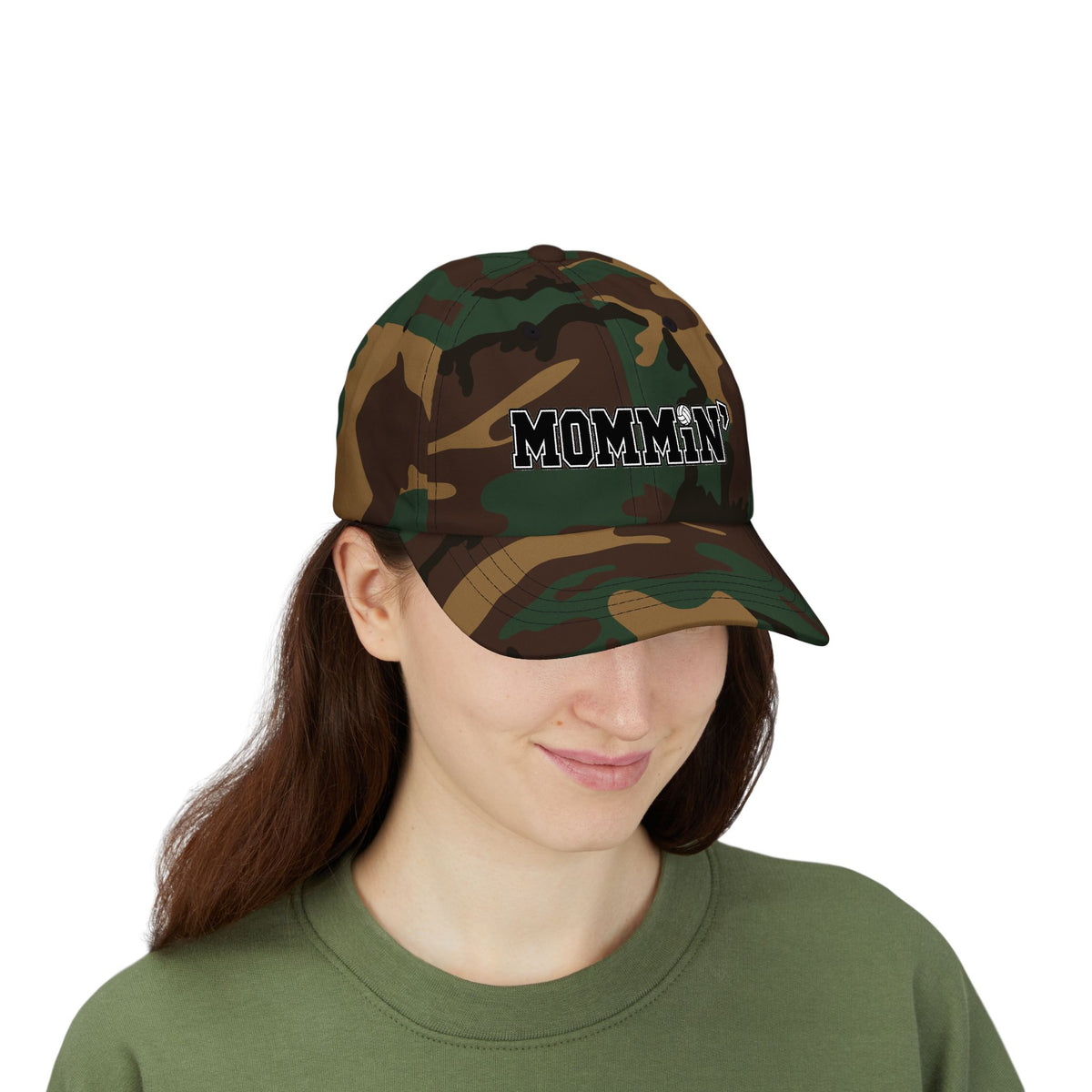Mommin' Classic Dad Cap — Embroidered Casual Volleyball Hat for Moms