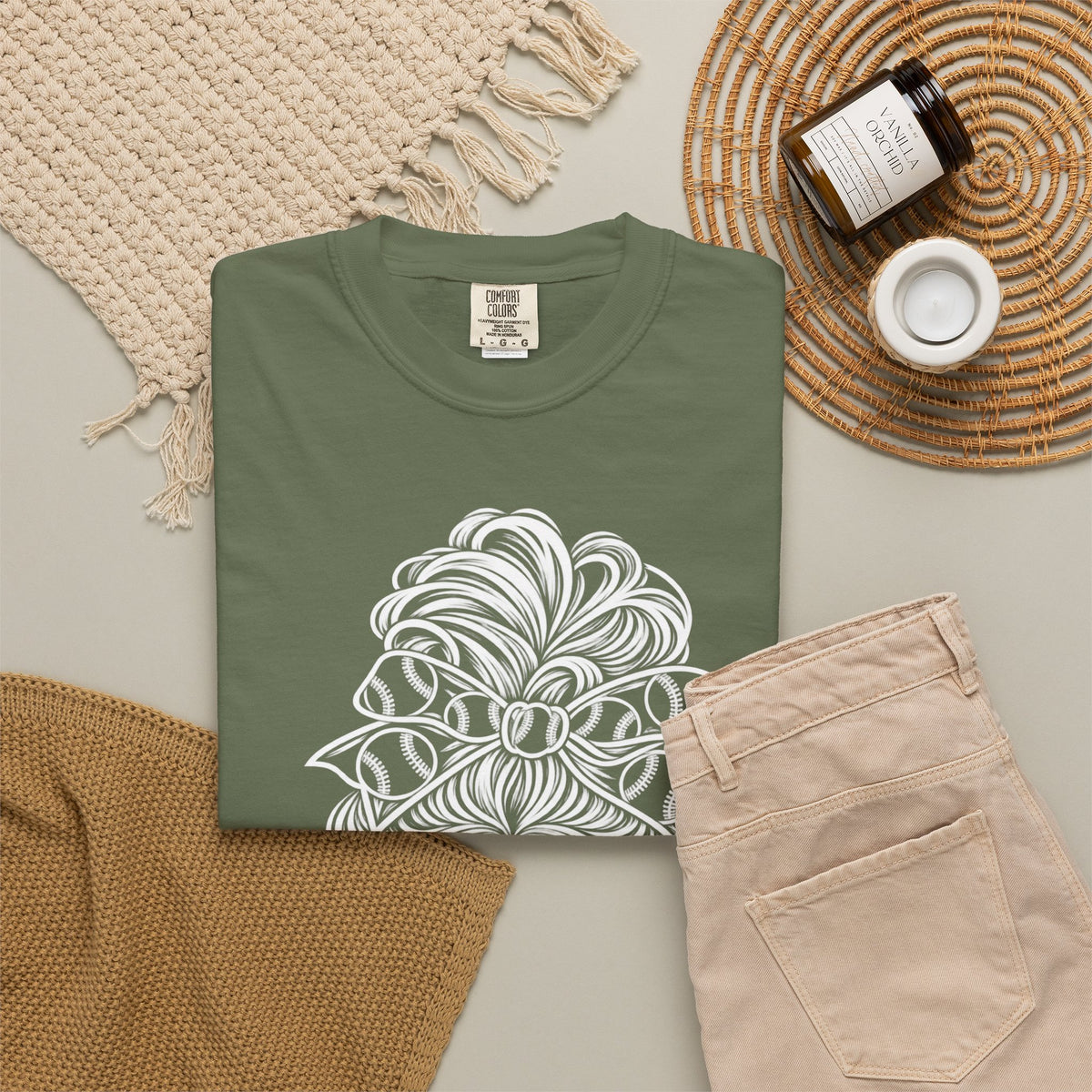 Aint Nothin But A Mom Thang Messy Bun Sunglasses T‑Shirt — Baseball Hairband Graphic Tee