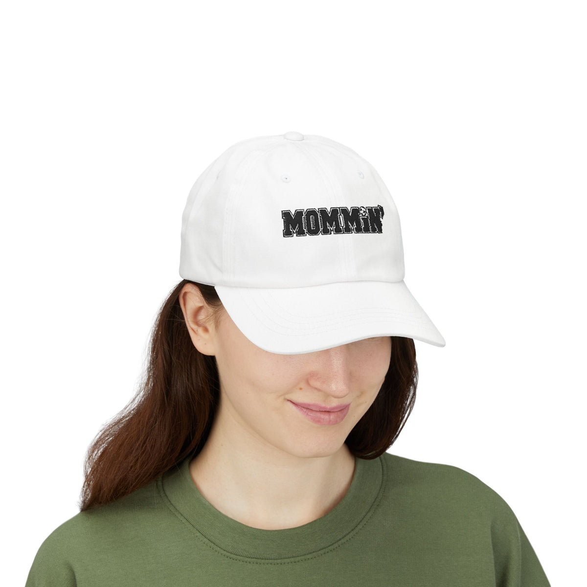 Mommin' Dad Cap — Casual White Soccer Hat for Moms