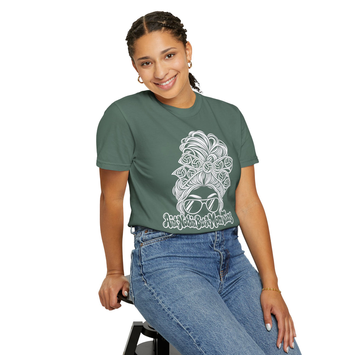 Aint Nothin But A Mom Thang Messy Bun Sunglasses T-Shirt — Volleyball Headband Graphic Tee