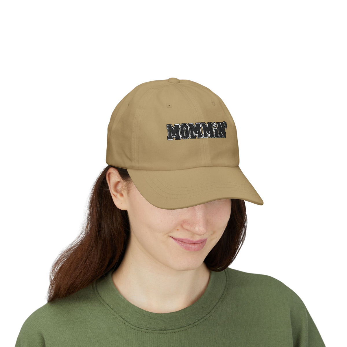 Mommin' Dad Cap — Casual White Soccer Hat for Moms