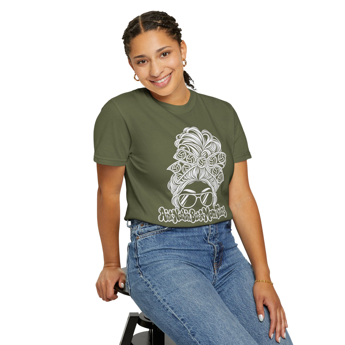 Aint Nothin But A Mom Thang Messy Bun Sunglasses T-Shirt — Volleyball Headband Graphic Tee