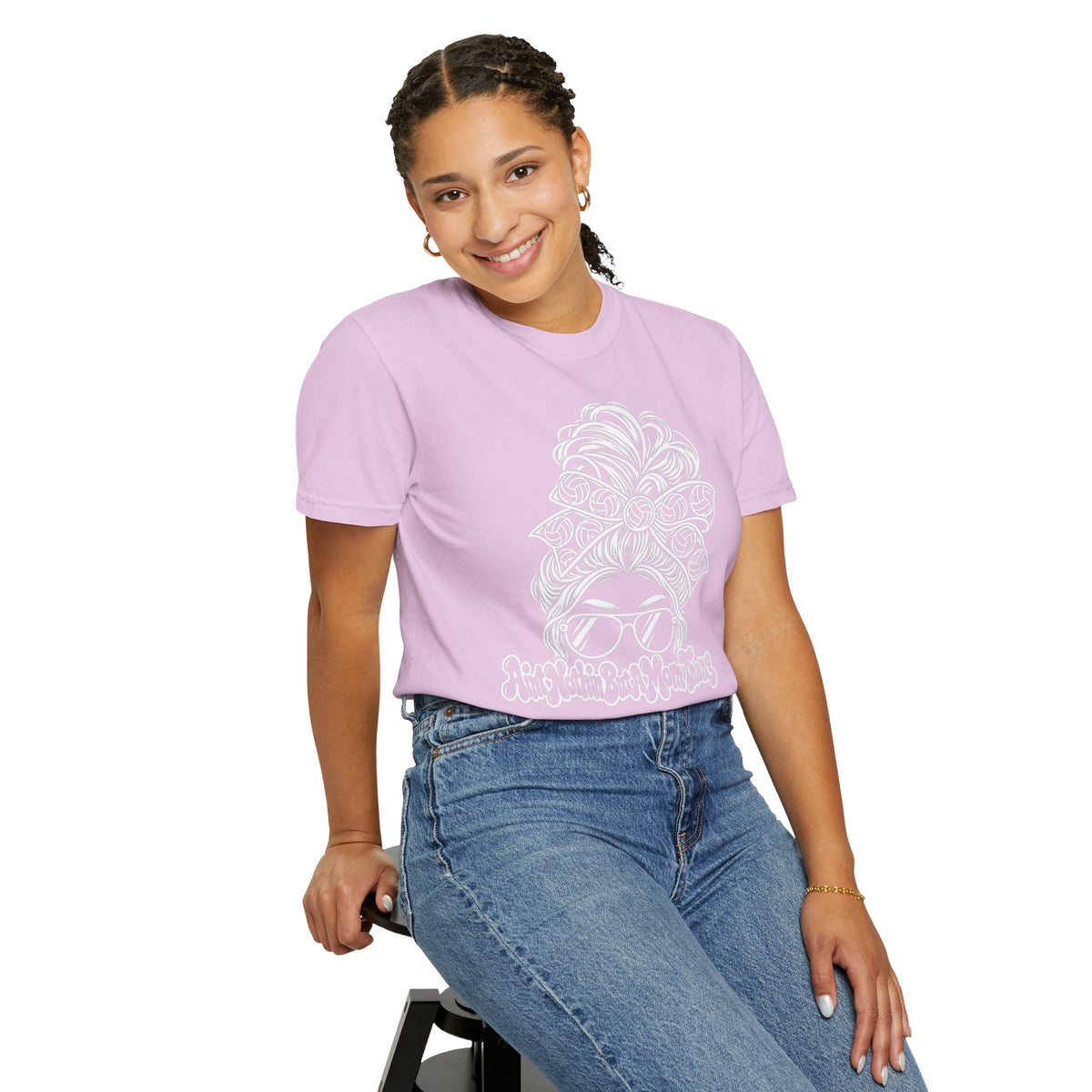 Aint Nothin But A Mom Thang Messy Bun Sunglasses T-Shirt — Volleyball Headband Graphic Tee