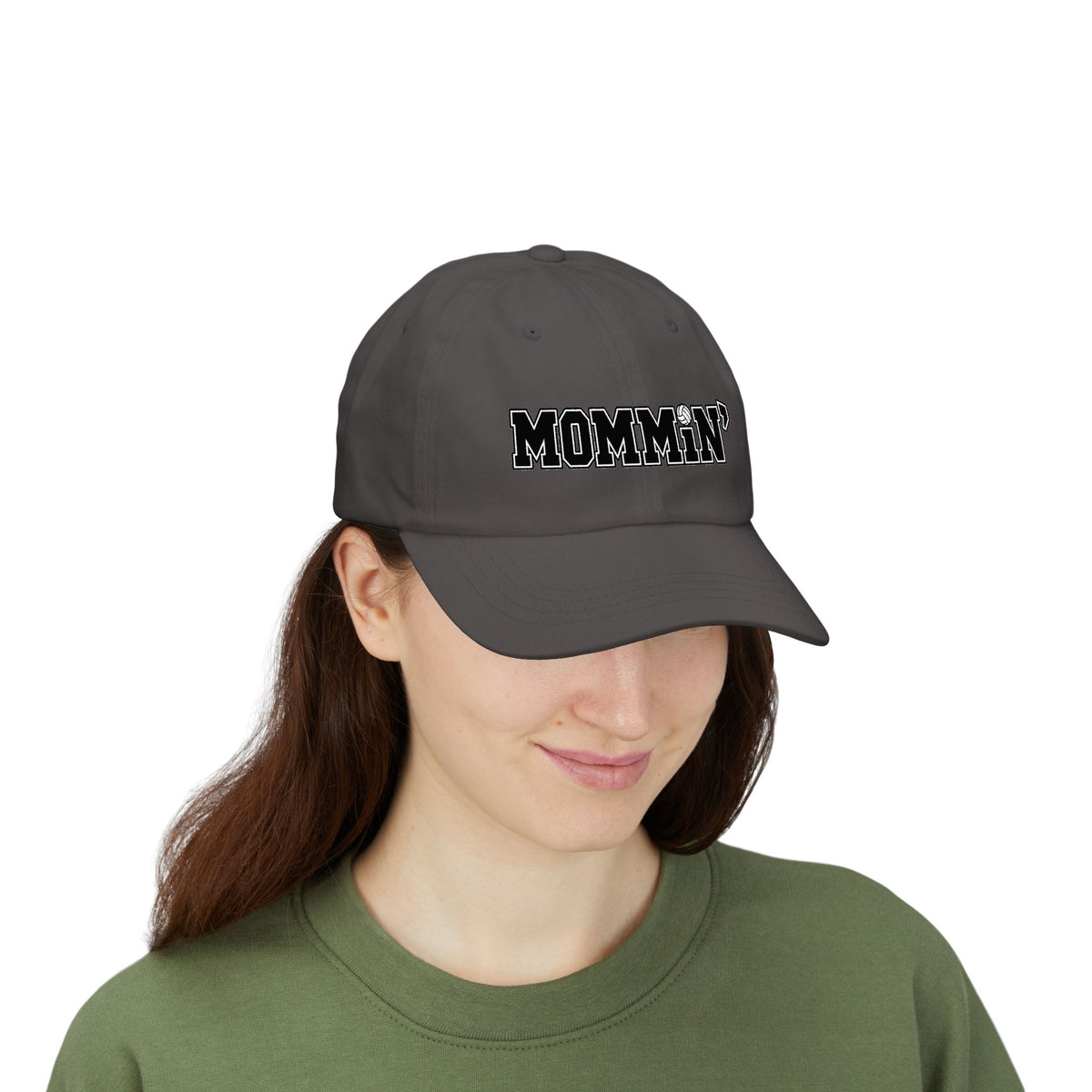 Mommin' Classic Dad Cap — Embroidered Casual Volleyball Hat for Moms